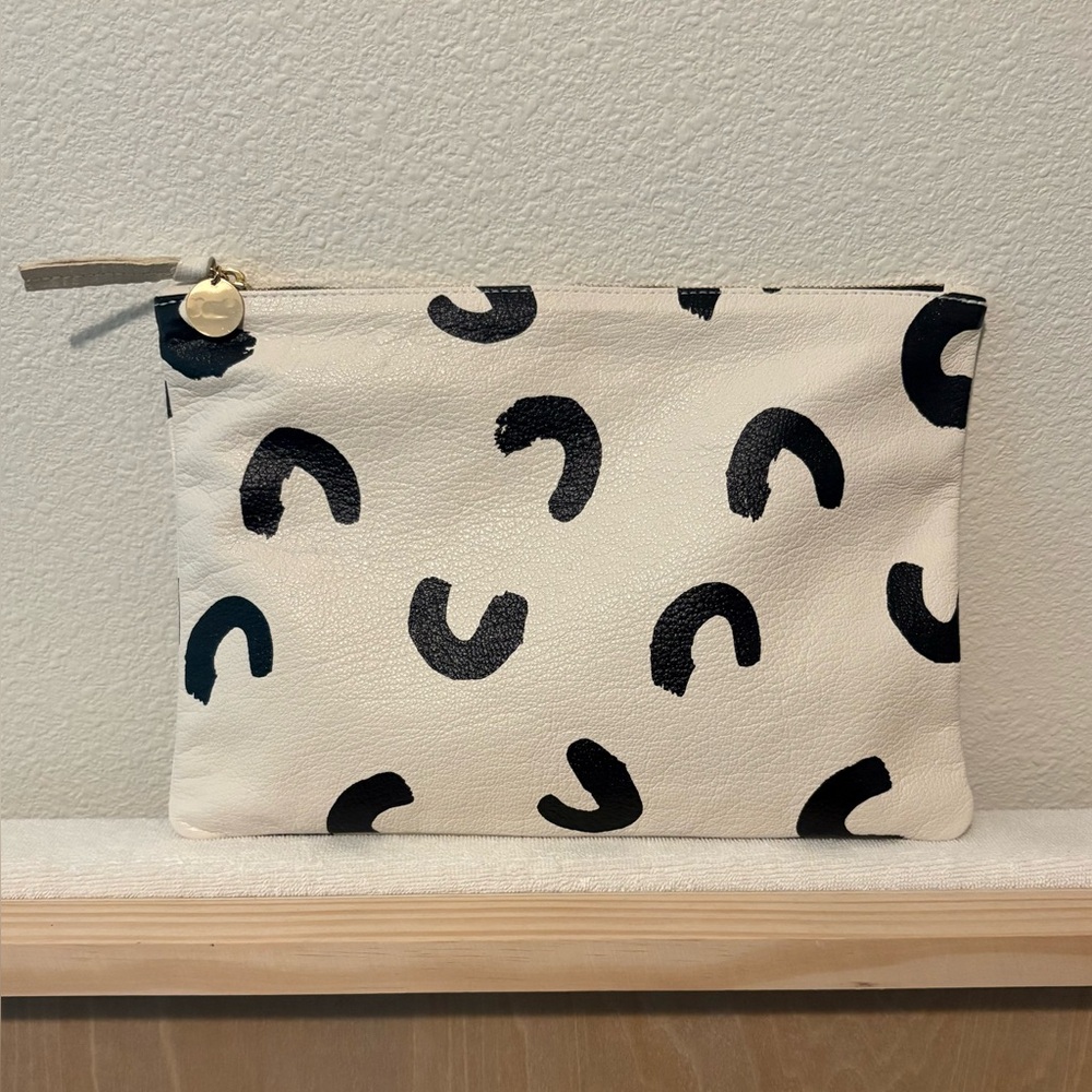 Clare V Black and Cream Leather Clutch - super rare!